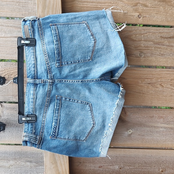 Blank NYC Tomboy Short - Picture 3 of 3